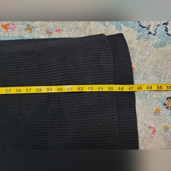 H&m knit crewneck midi dress with long slit. Womens small. EUC - Picture 4 of 8